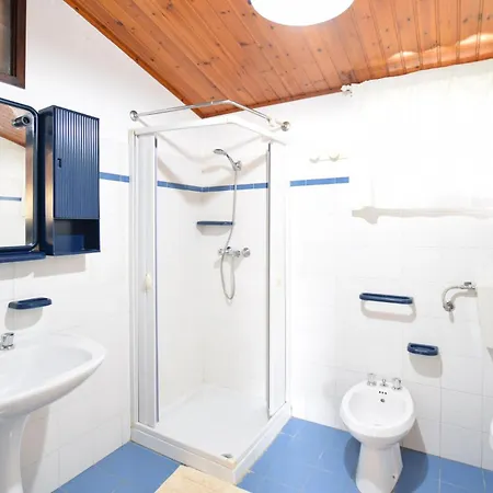 2 Bedroom In Holiday home *